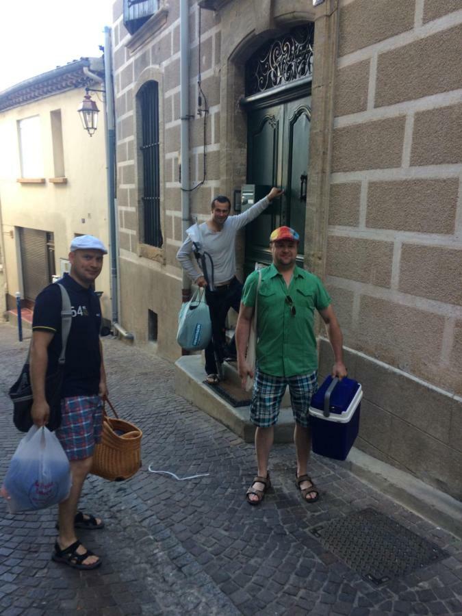 Hotel Chez Les Artistes Servian Esterno foto