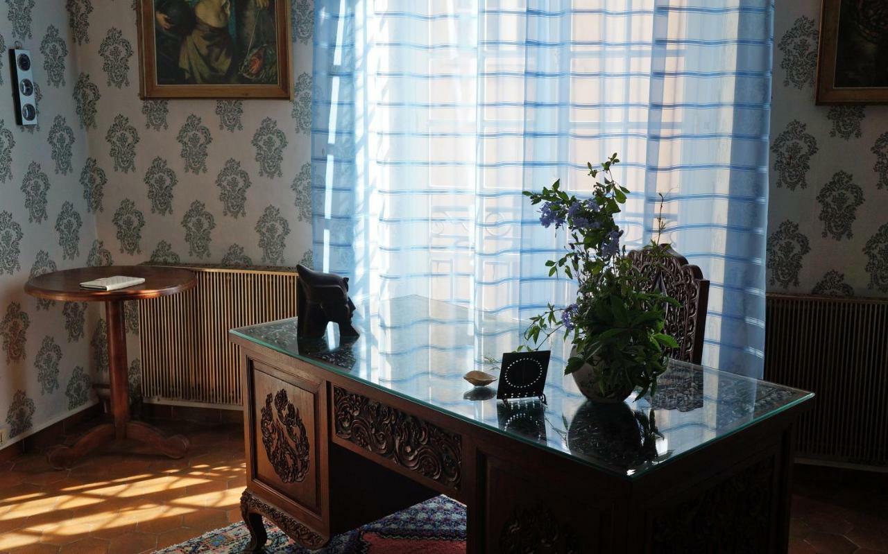 Hotel Chez Les Artistes Servian Esterno foto