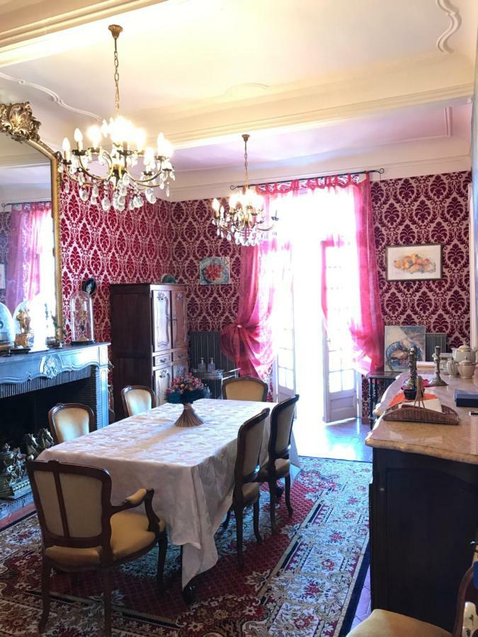 Hotel Chez Les Artistes Servian Esterno foto