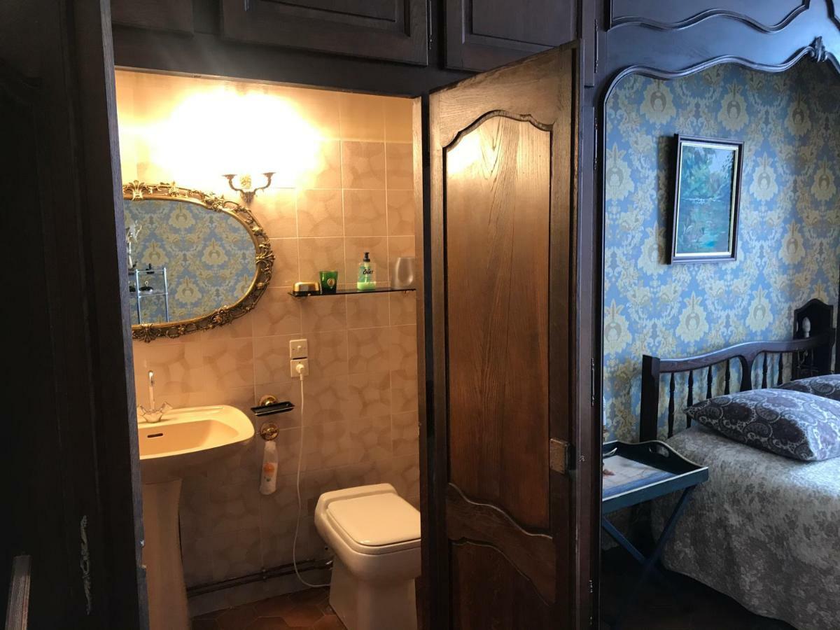 Hotel Chez Les Artistes Servian Esterno foto