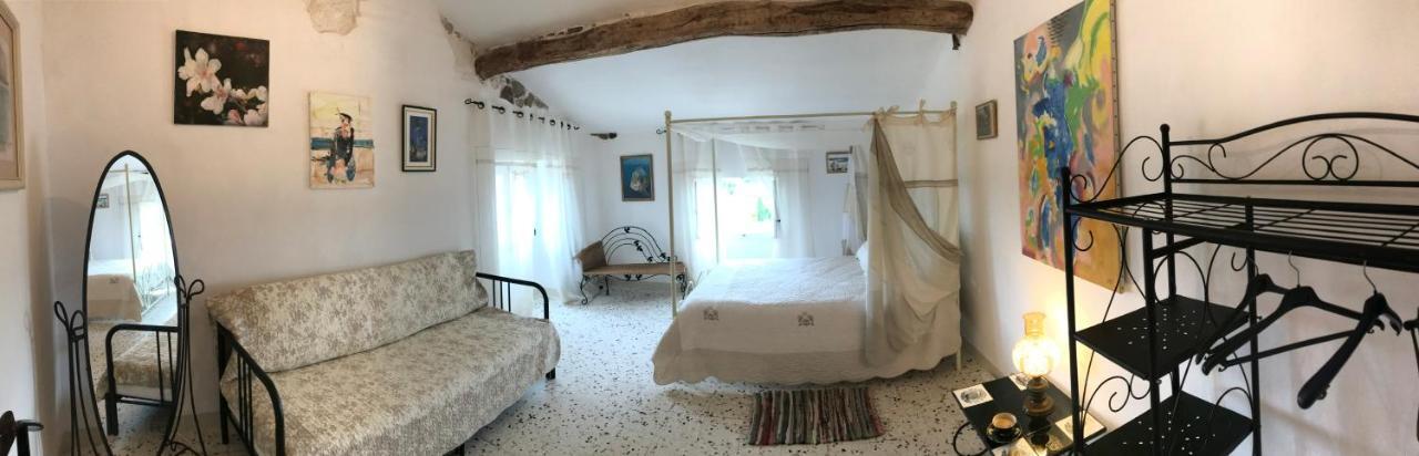 Hotel Chez Les Artistes Servian Esterno foto